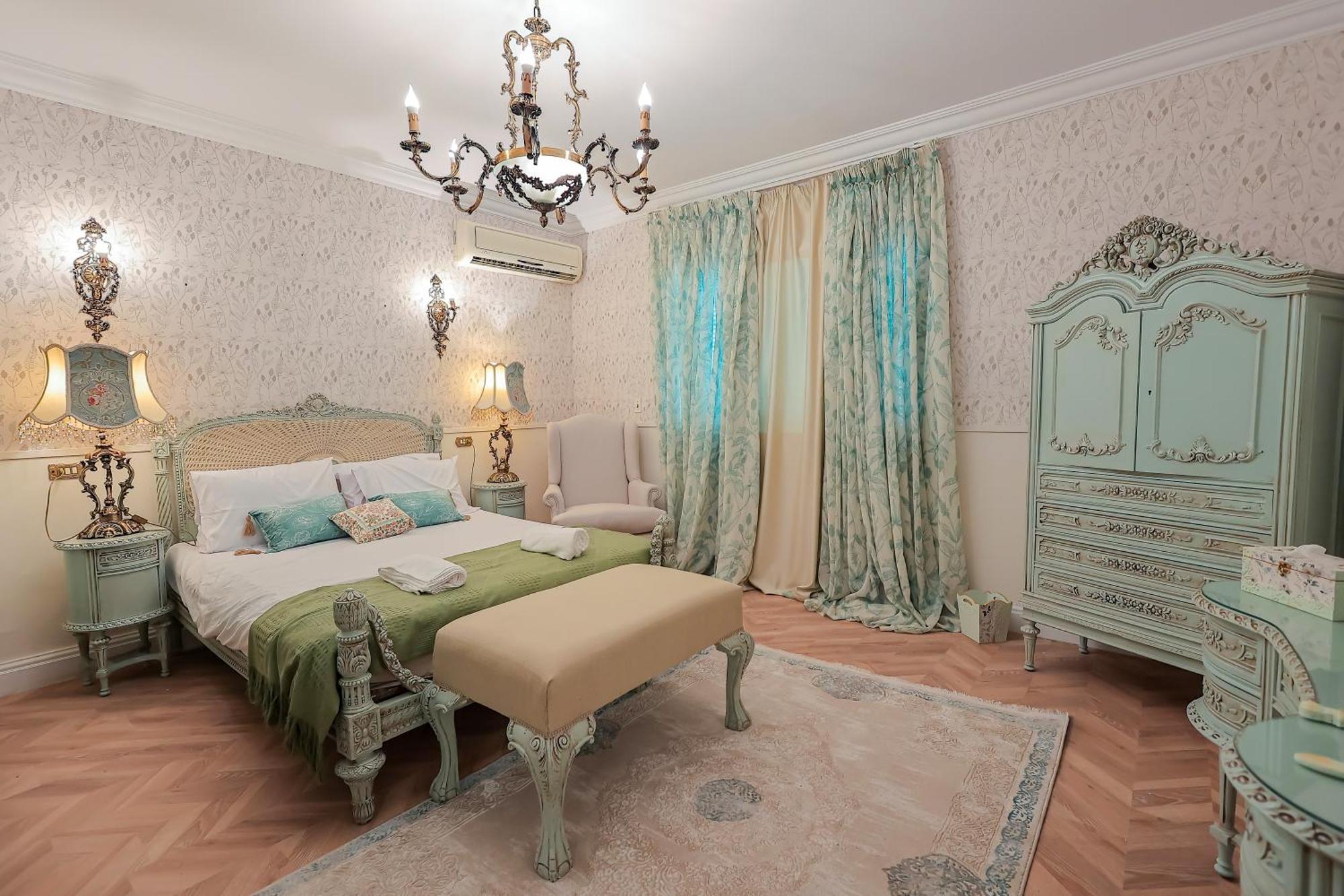 Heliopolis Boutique - 3 Bedroom Centrally Located At Stars Apartment *