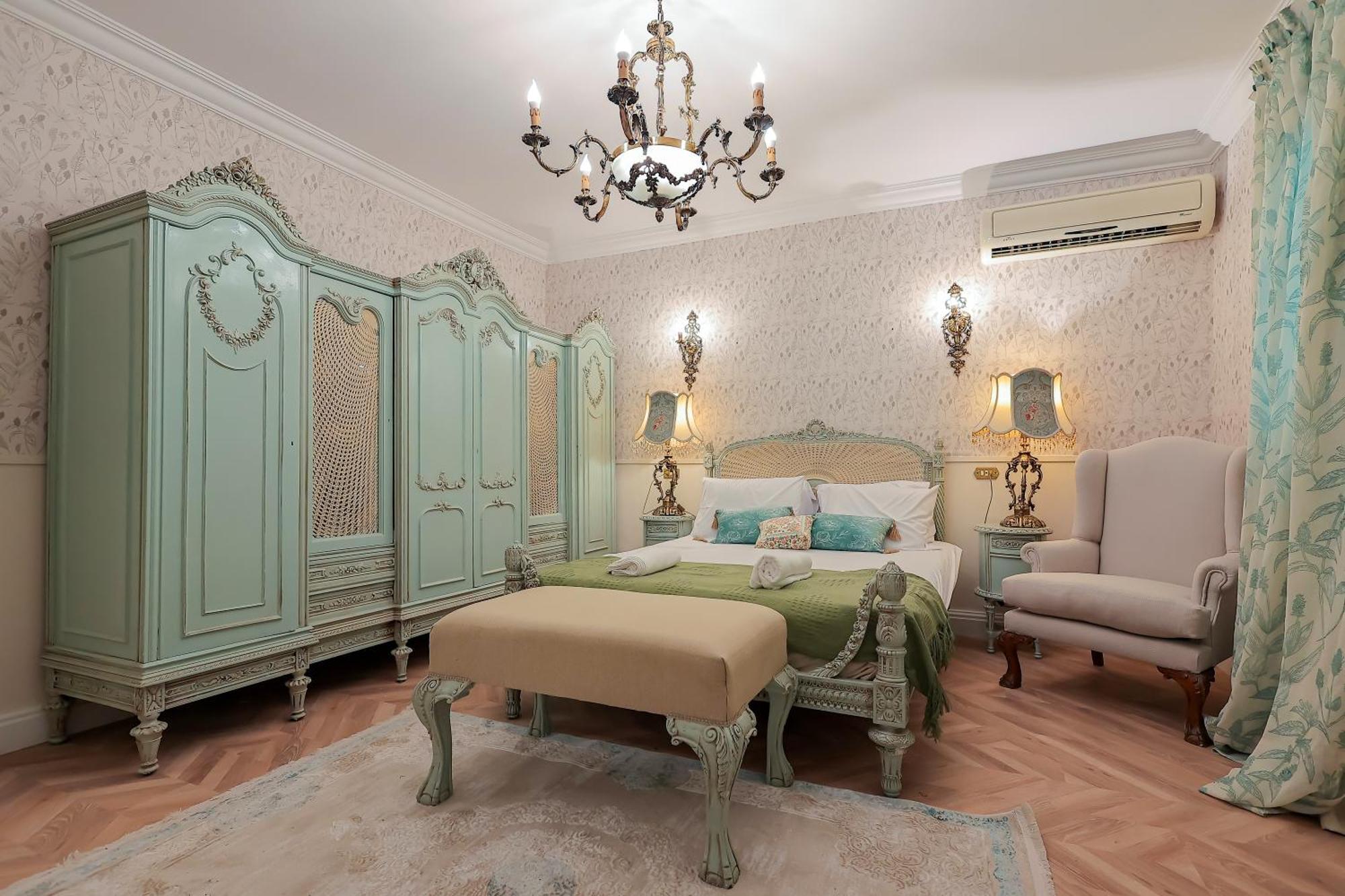 Heliopolis Boutique - 3 Bedroom Centrally Located At Stars * Cairo