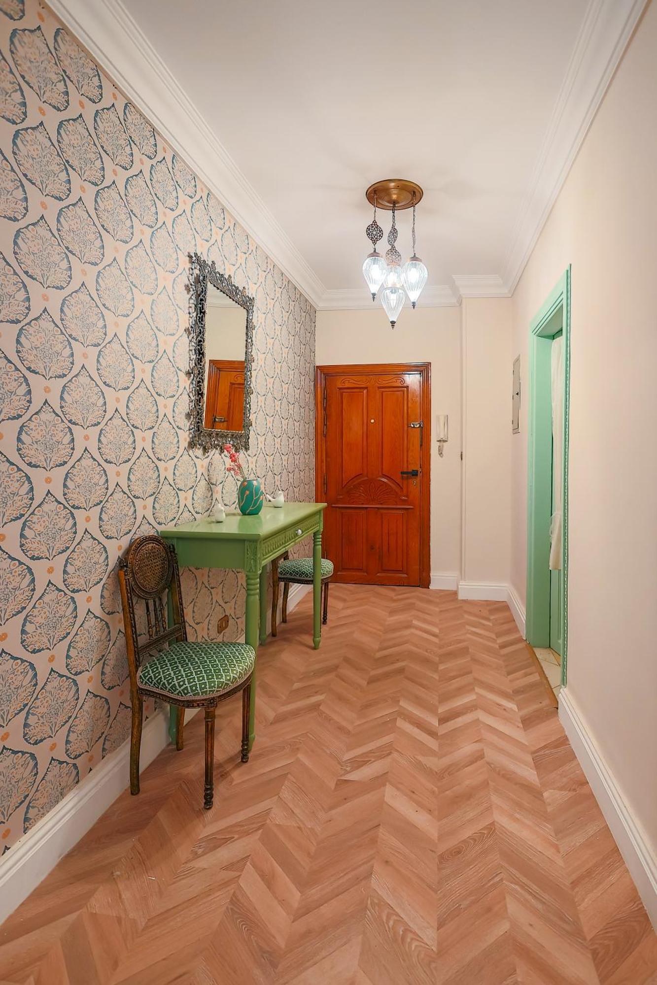 Heliopolis Boutique - 3 Bedroom Centrally Located At Stars Cairo