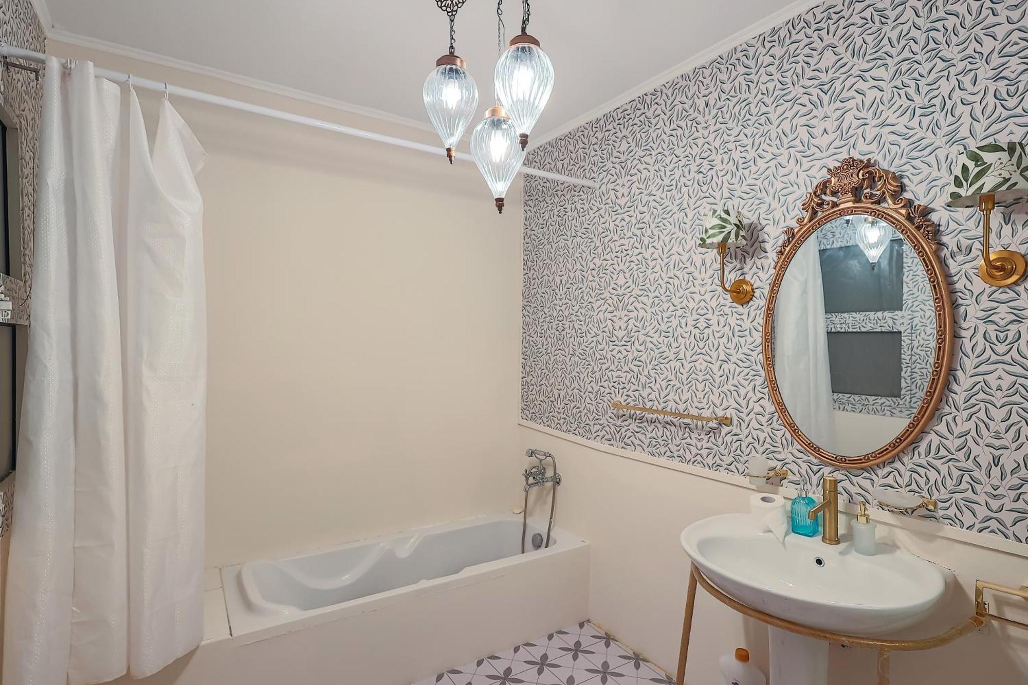 Heliopolis Boutique - 3 Bedroom Centrally Located At Stars * Cairo
